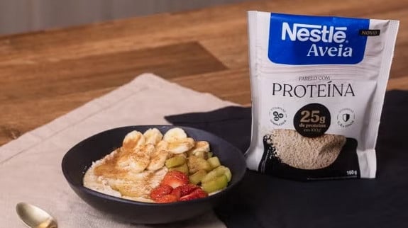 Mingau proteico com frutinhas