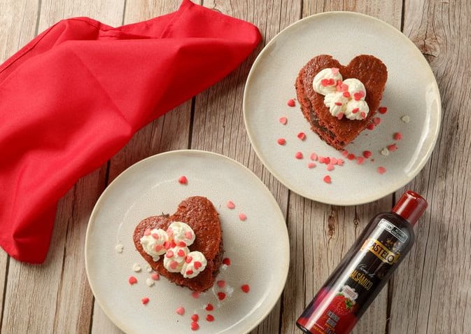 Mini coração velvet cake