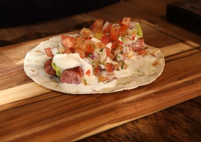 Taco de linguiça com chimichurri