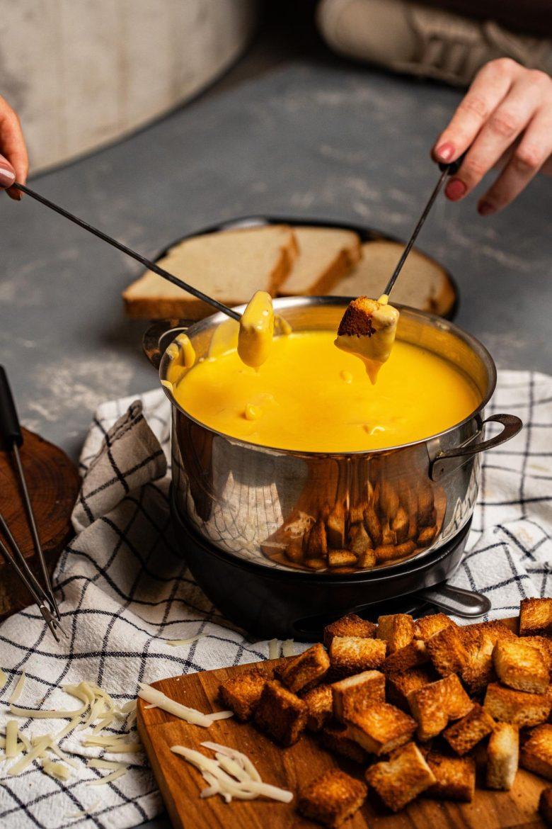 Fondue de queijo com pão Seven Boys