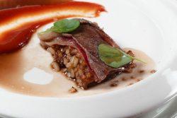 Socarrat com wagyu e ketchup
