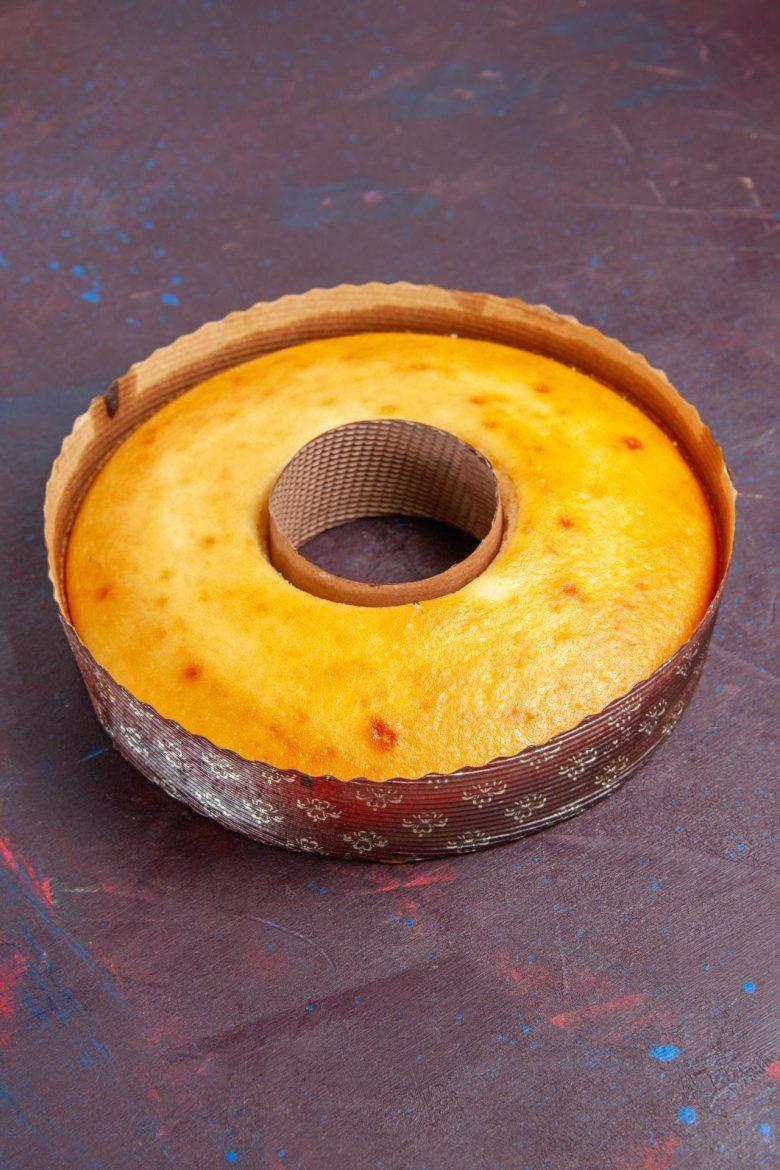 Bolo de fubá com queijo canastra e erva-doce