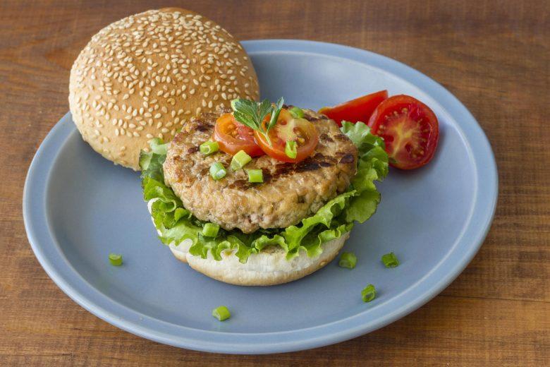 Hambúrguer de frango e aveia