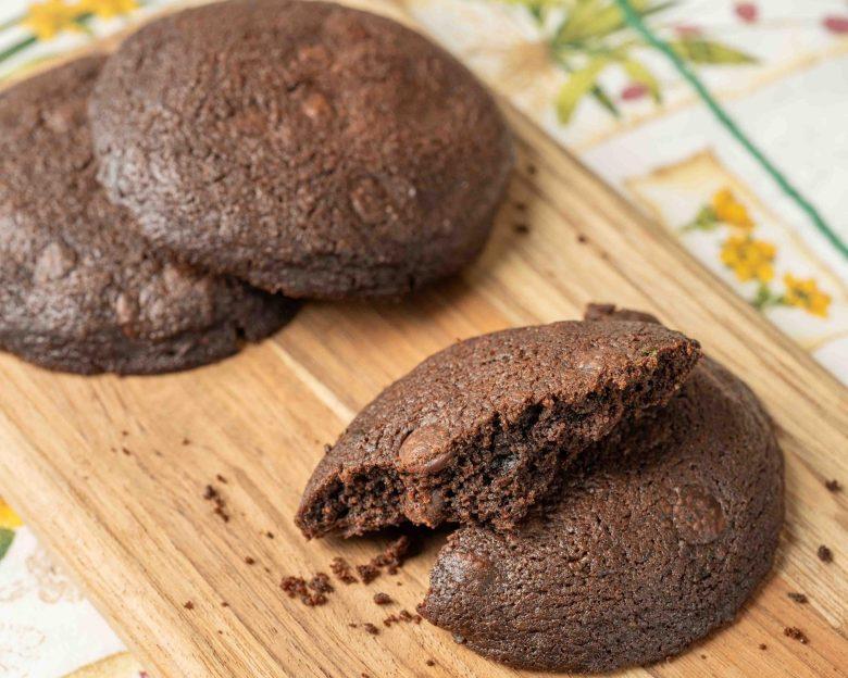 Cookie de cacau com tomilho