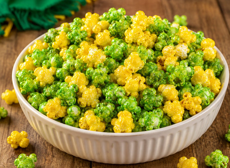 Pipoca doce verde e amarela
