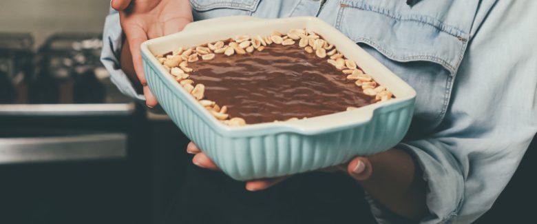 Bombom de amendoim de travessa