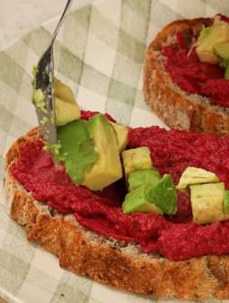 Toast de beterraba
