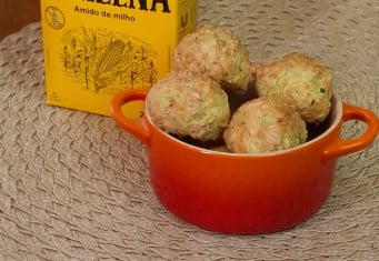 Bolinho de batata com amendoim