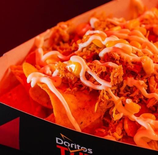DORITOS turbo frango com molho de requeijão e milho