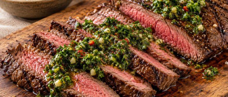 Flat iron com chimichurri