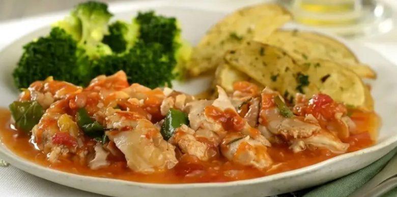 Frango ao molho de tomate caseiro