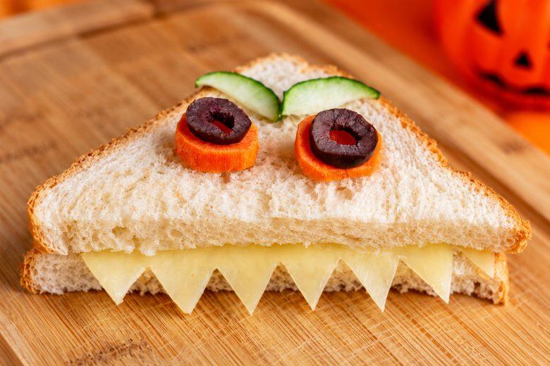 Sanduíche monstrinho com pão de forma