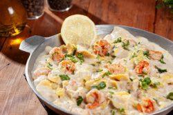 Macarrão com camarão e limão-siciliano